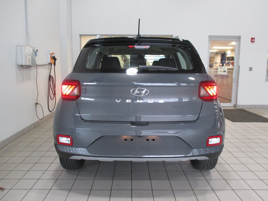 New 2026 Hyundai Venue SEL FWD image 12