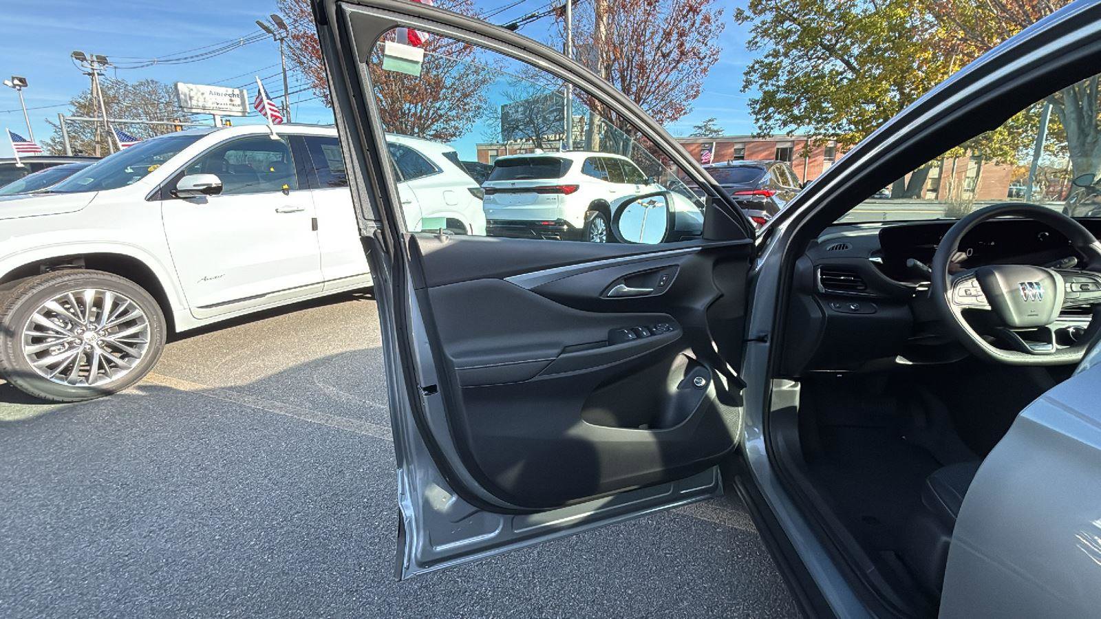 New 2025 Buick Envista Preferred w/ Convenience II Package image 11