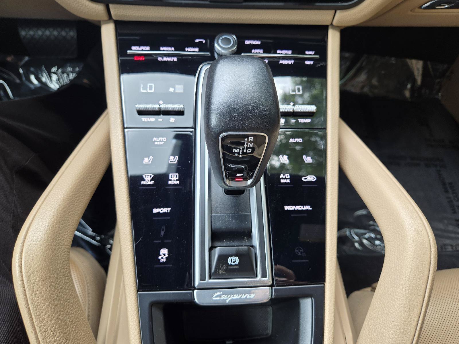 Used 2020 Porsche Cayenne AWD/4WD image 10