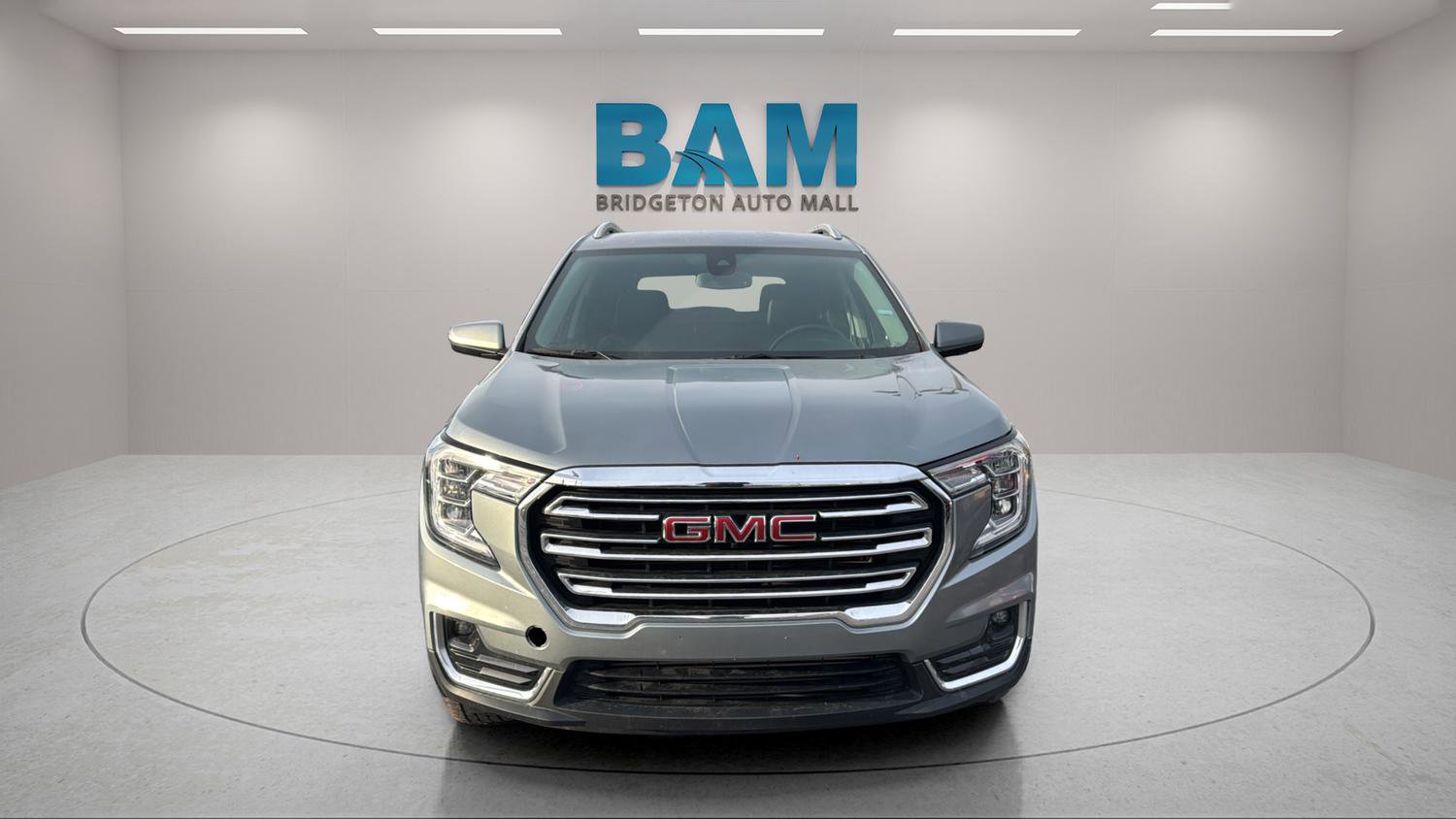 Used 2023 GMC Terrain SLT image 2