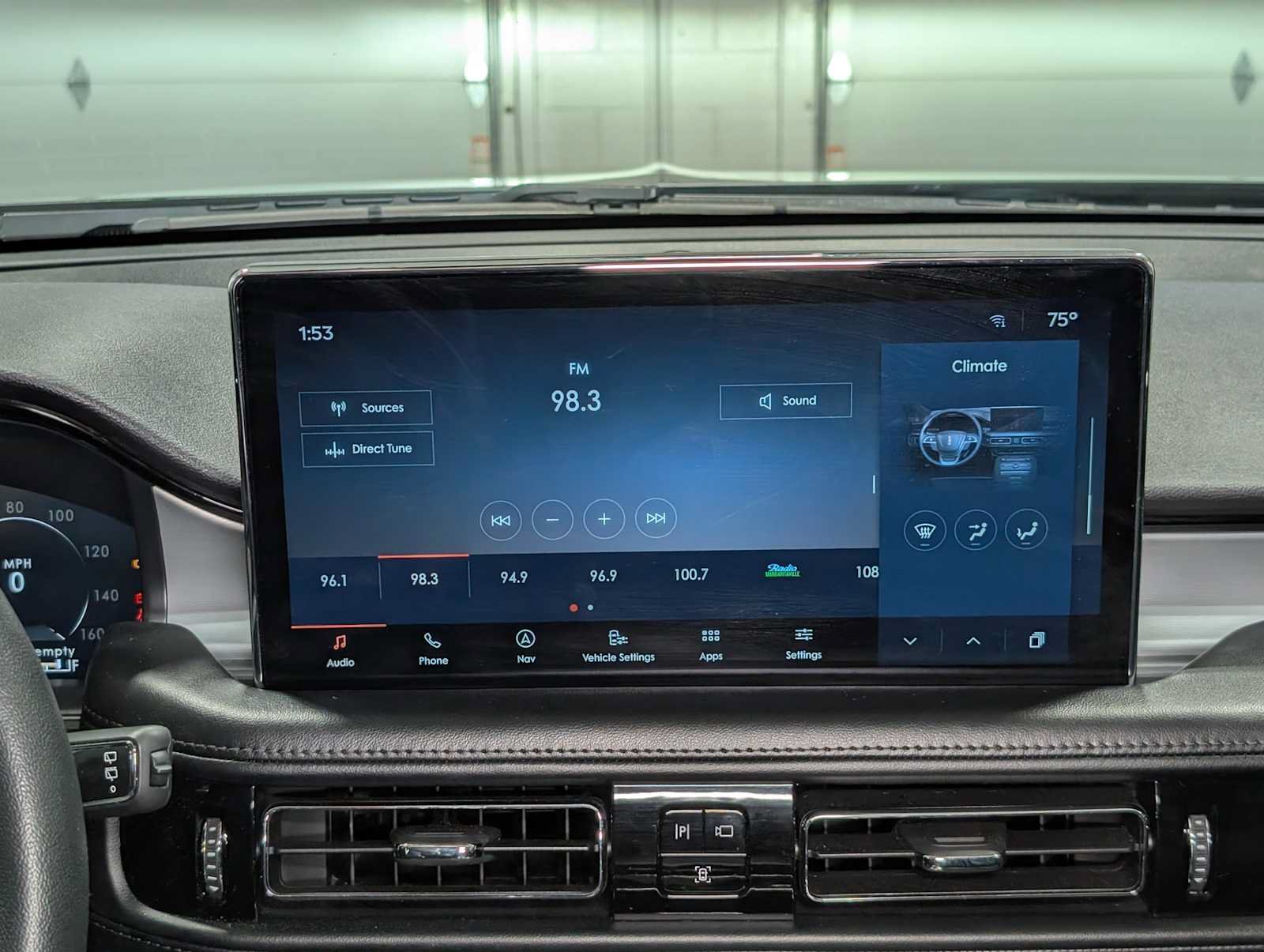 Used 2022 Lincoln Nautilus AWD w/ Premium Package image 18