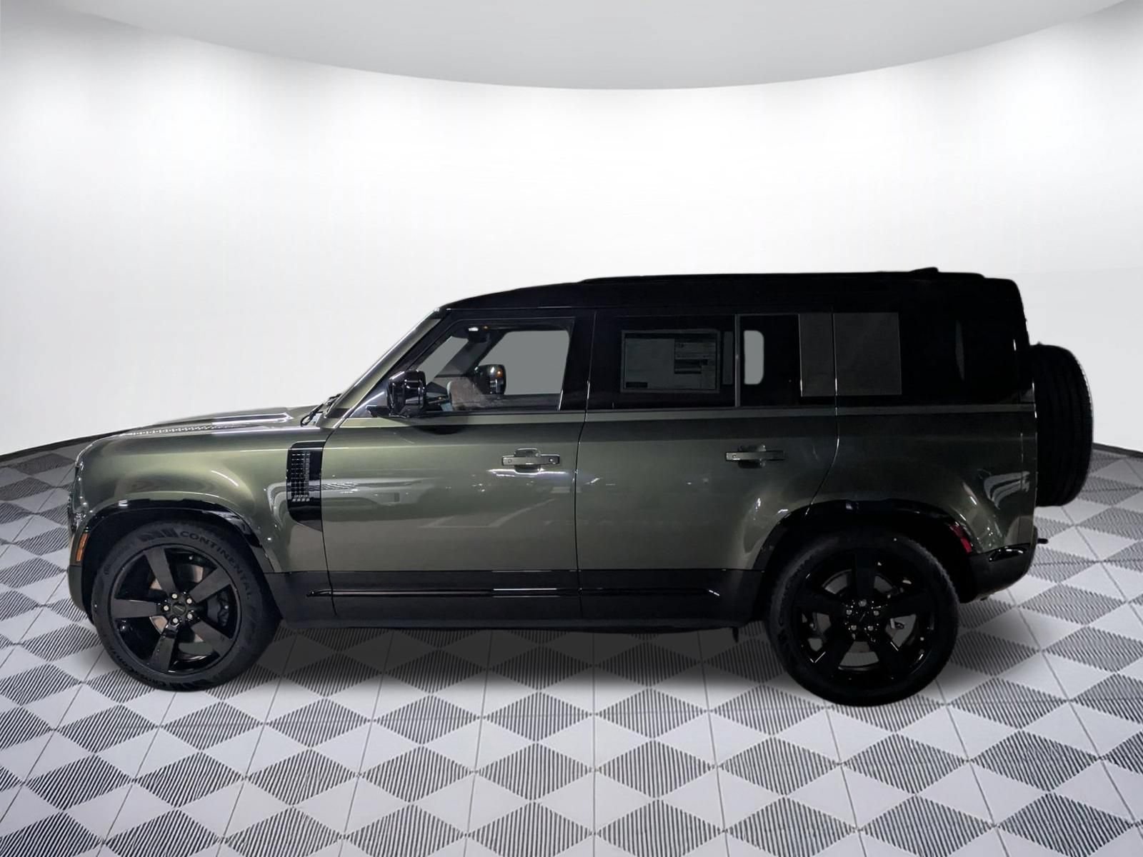 New 2026 Land Rover Defender 110 X-Dynamic SE AWD/4WD image 2