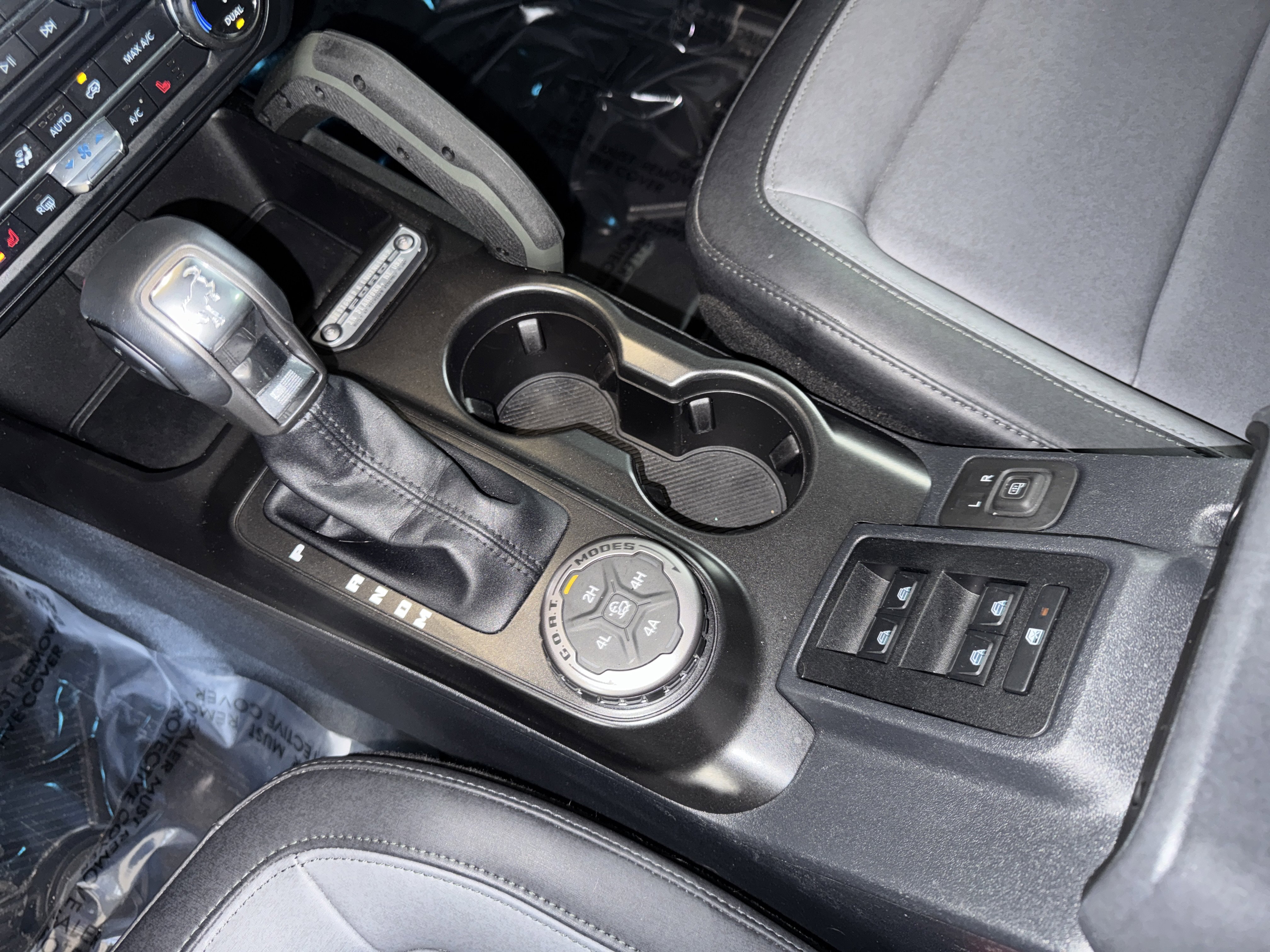 Used 2022 Ford Bronco Everglades image 28