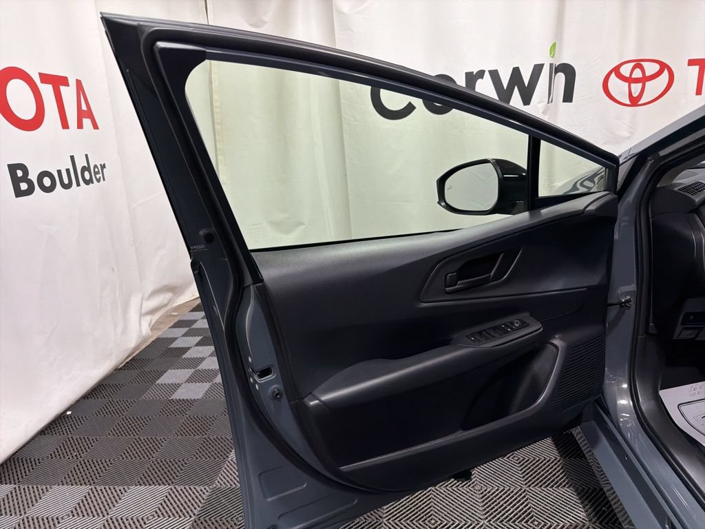 Used 2026 Toyota Prius Plug-In Hybrid FWD image 19