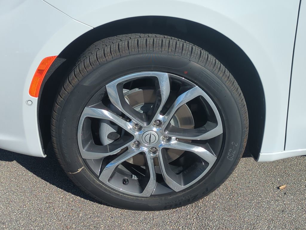 New 2026 Chrysler Pacifica Pinnacle AWD/4WD image 11