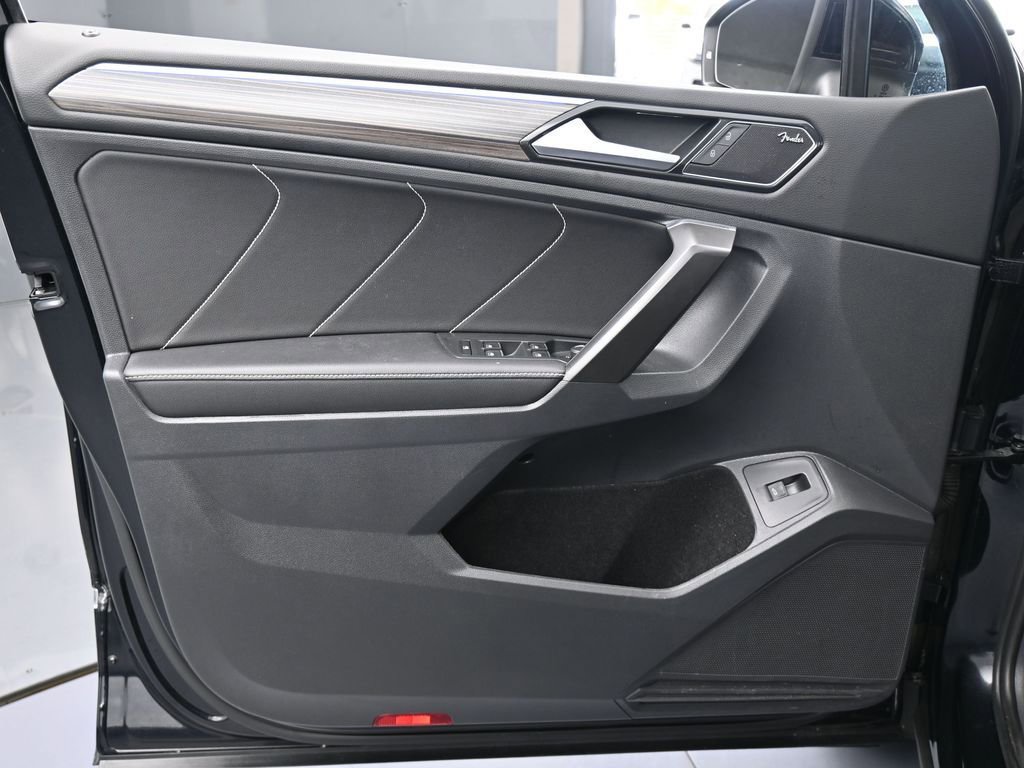 Used 2022 Volkswagen Tiguan SEL R-Line image 30