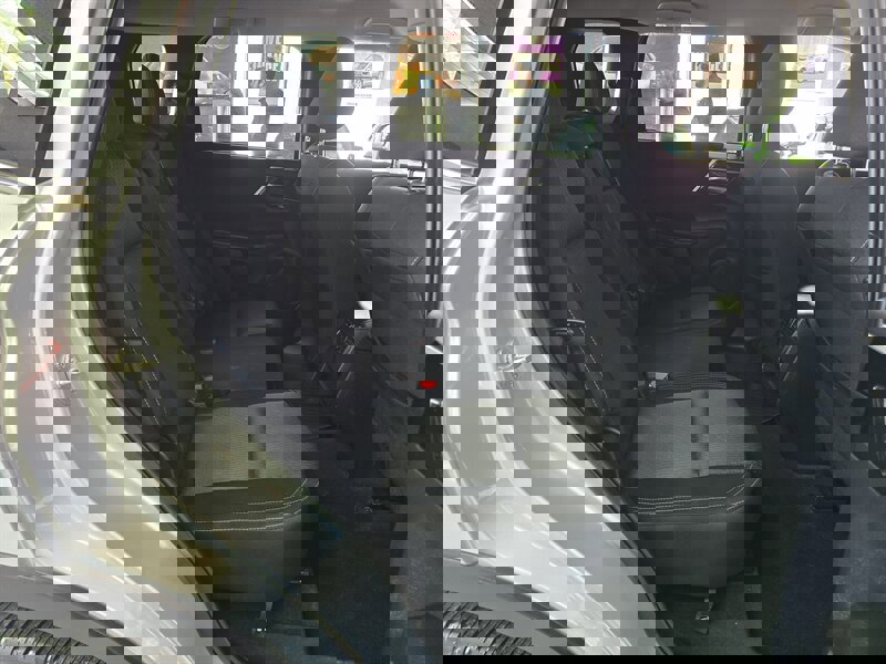 Used 2024 Mitsubishi Outlander ES image 16