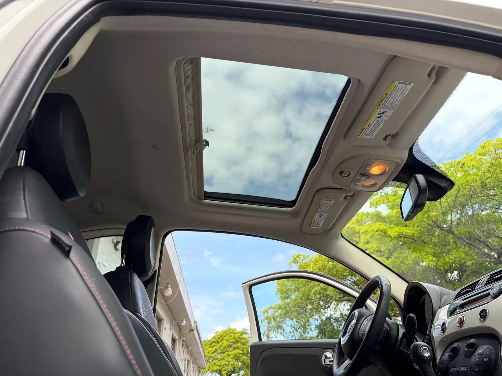 Used 2012 FIAT 500 Lounge w/ Pink Ribbon Special Edition image 14