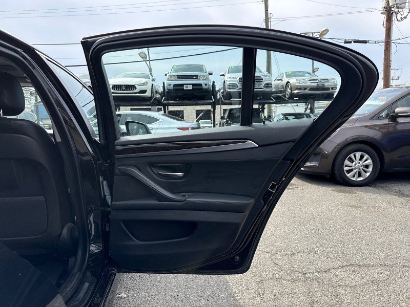 Used 2015 BMW 535i xDrive 535i xDrive Sedan AWD w/ Drive image 13