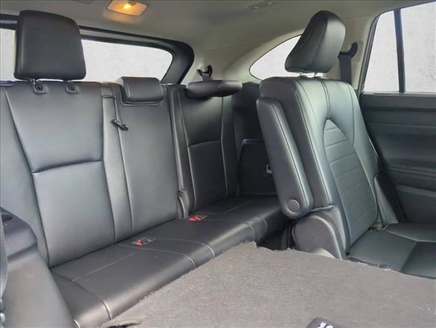 Used 2022 Toyota Highlander XLE FWD image 28