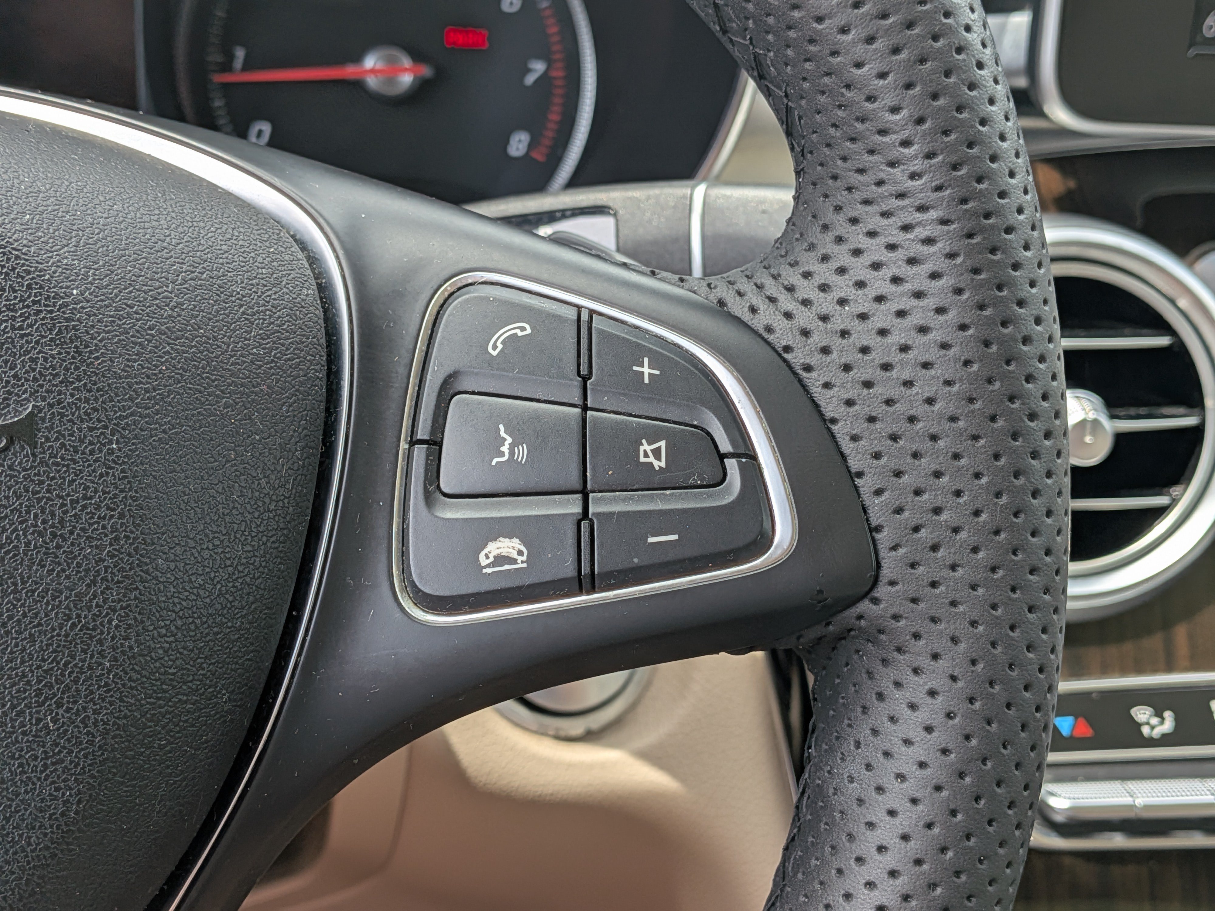 Used 2019 Mercedes-Benz GLC 300 image 26