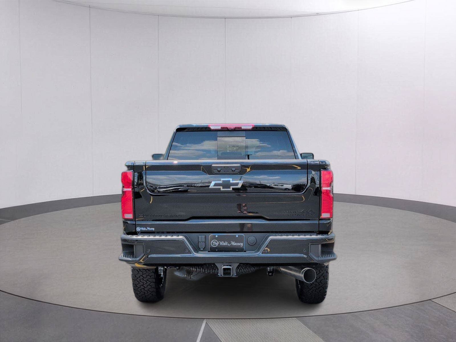 New 2026 Chevrolet Silverado 2500 High Country w/ High Country Premium Package AWD/4WD image 4