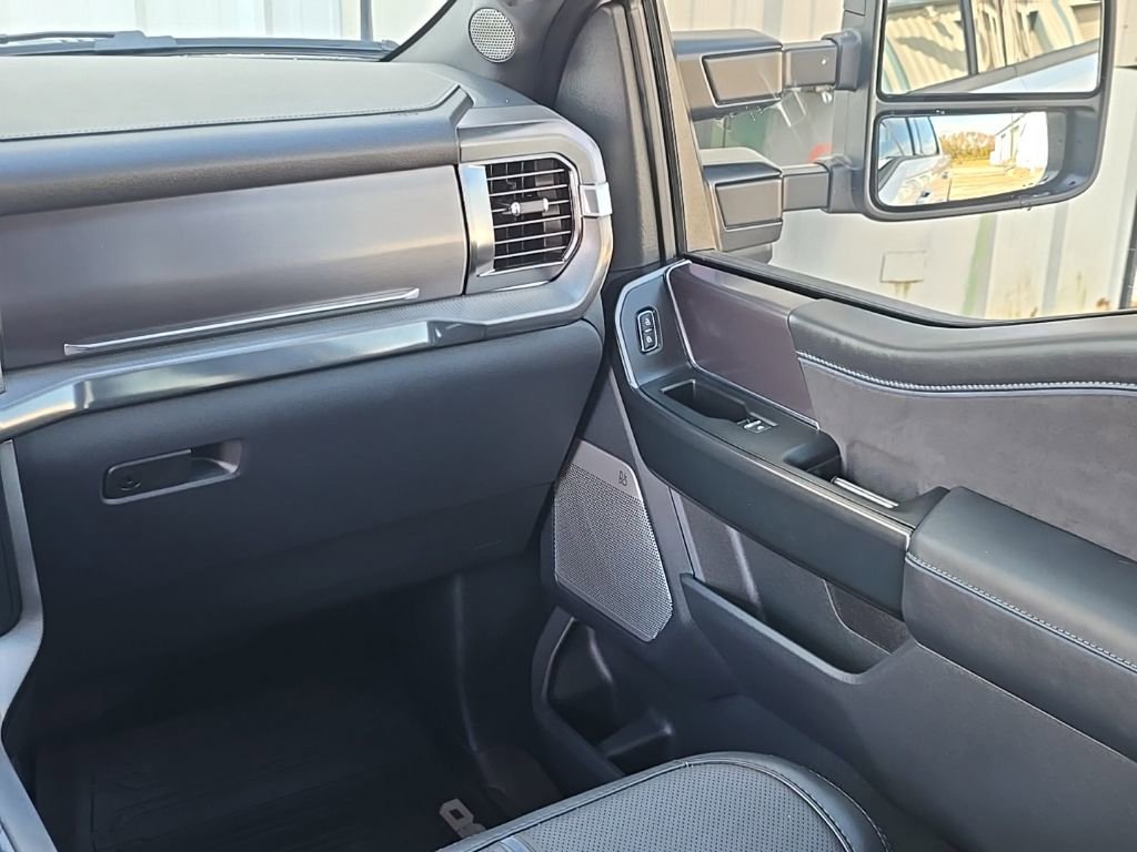 Used 2024 Ford F150 Platinum w/ FX4 Off-Road Package image 21