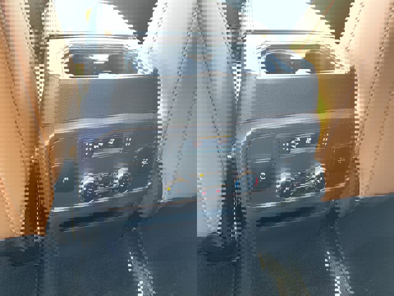 Used 2024 Ford Expedition Platinum image 22