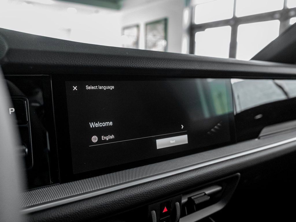 Certified 2025 Porsche Cayenne AWD/4WD image 16