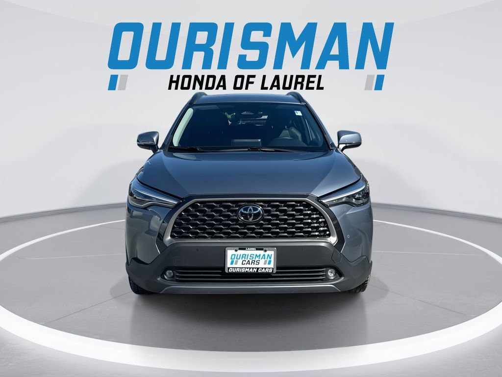 Used 2023 Toyota Corolla Cross XLE image 3