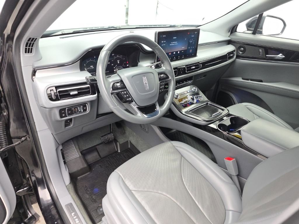 Used 2023 Lincoln Nautilus Reserve w/ Equipment Group 201A image 15