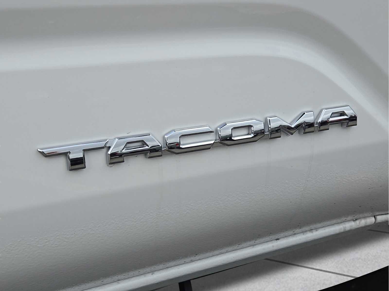 Used 2024 Toyota Tacoma SR5 image 33