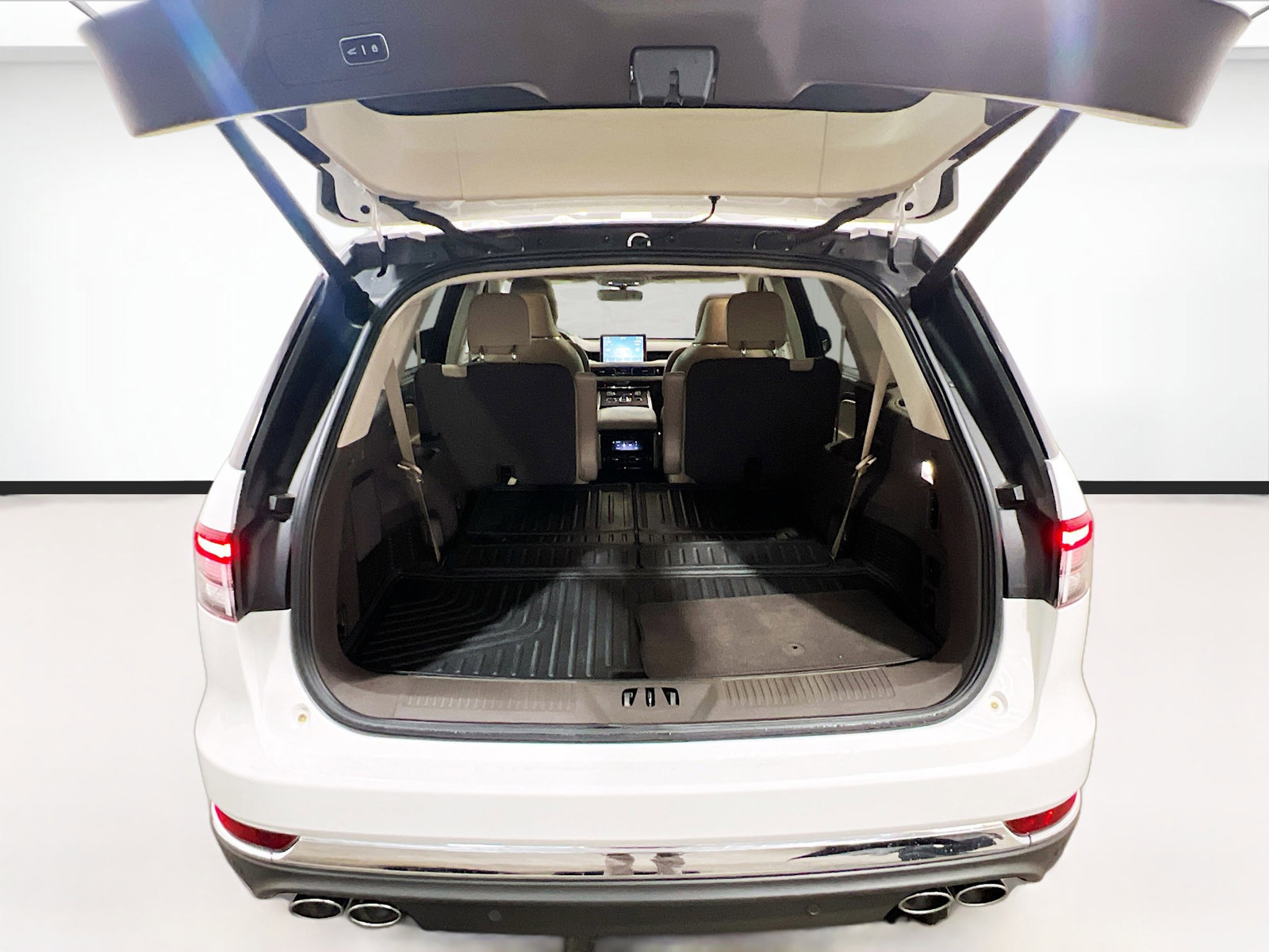 Used 2023 Lincoln Aviator Reserve w/ Equipment Group 201A image 22