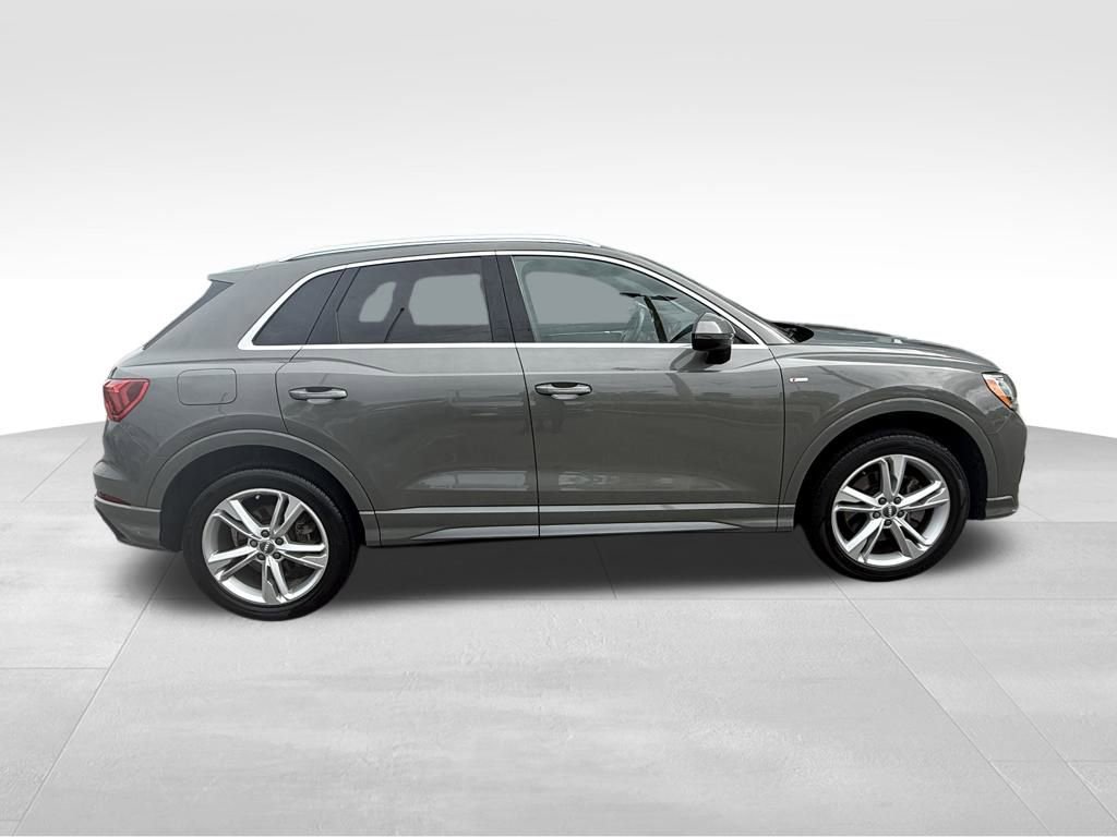 Used 2020 Audi Q3 2.0T Premium w/ Convenience Package image 3