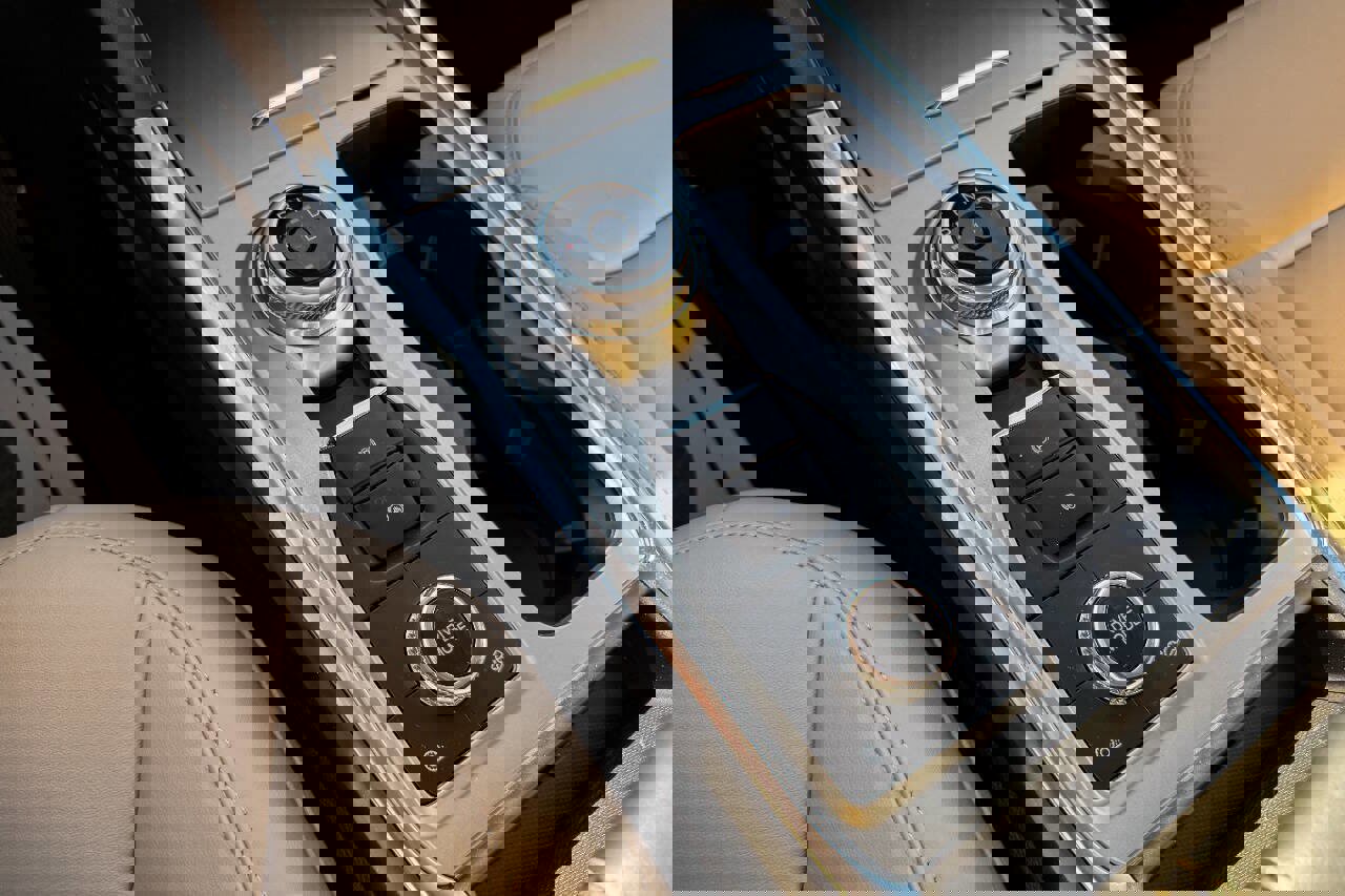 Used 2023 Ford Explorer XLT w/ Equipment Group 202A image 31