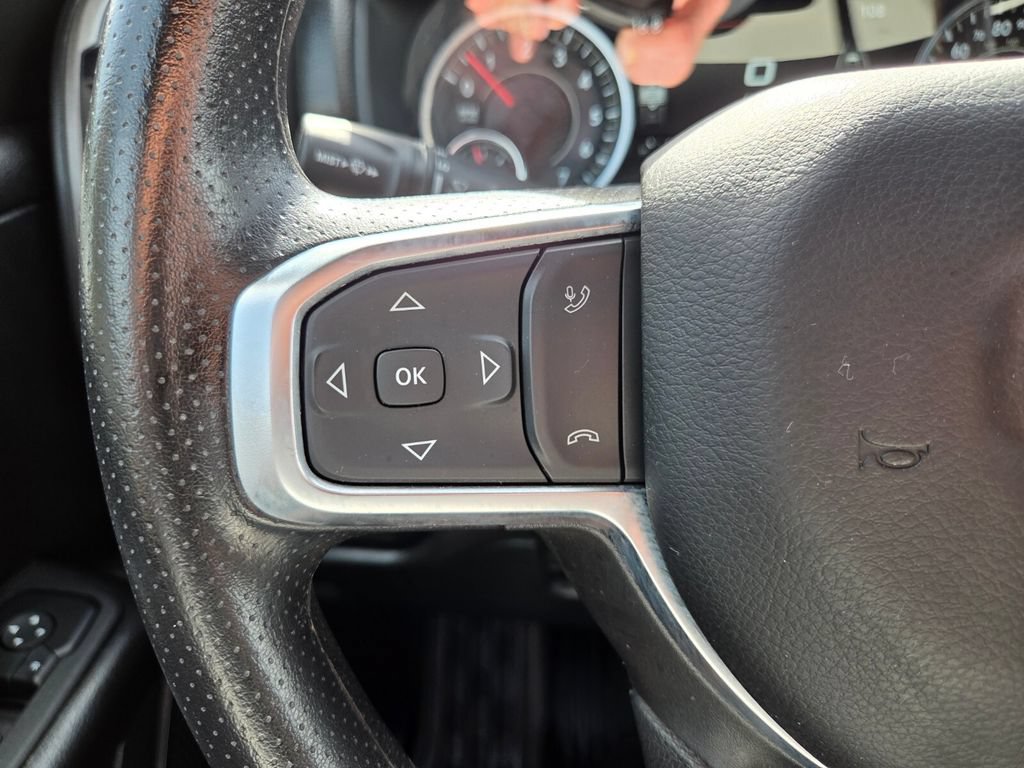 Used 2025 RAM 1500 Warlock AWD/4WD image 30