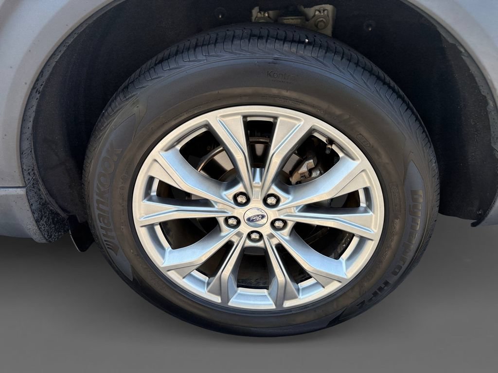 Used 2021 Ford Explorer XLT w/ Equipment Group 202A RWD image 8