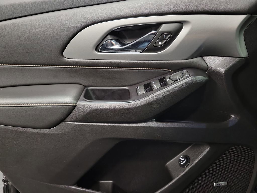 Used 2018 Chevrolet Traverse LT image 25