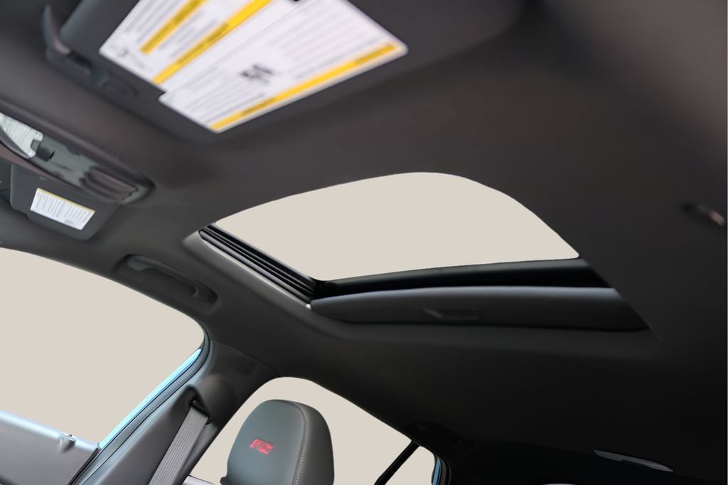 Used 2026 Chevrolet Trax RS w/ Sunroof Package FWD image 12