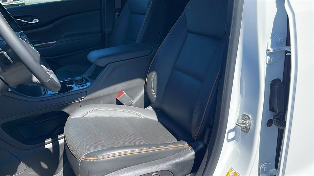 Used 2023 GMC Acadia AT4 w/ Technology Package image 10