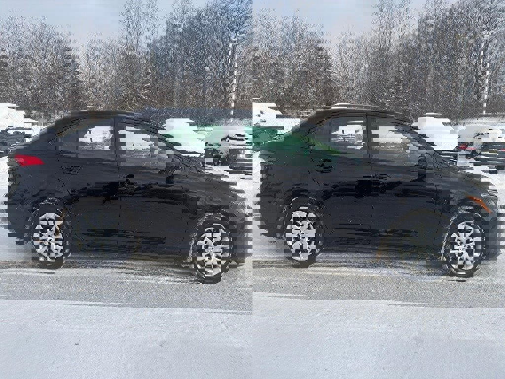 Used 2024 Toyota Corolla LE image 8