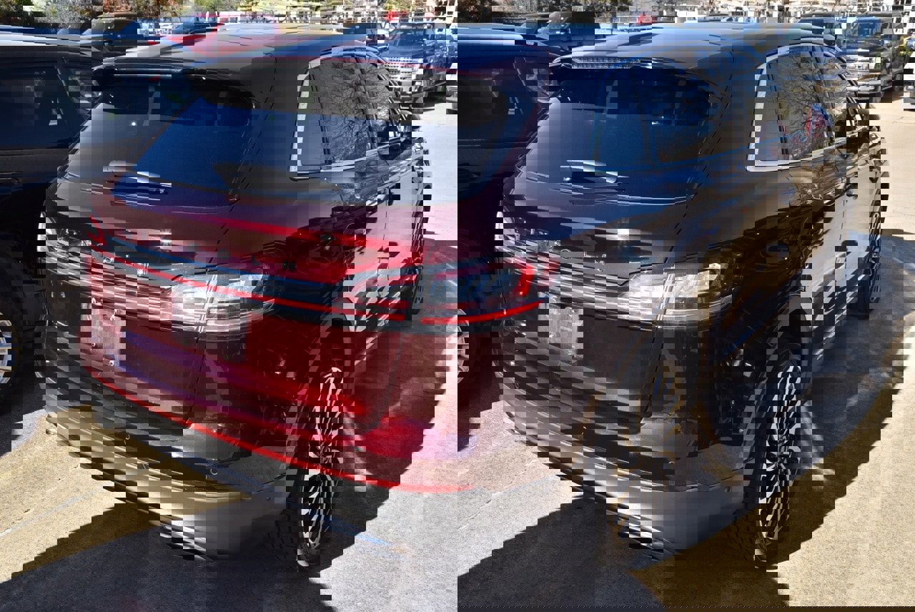 Used 2023 Lincoln Nautilus Black Label image 5