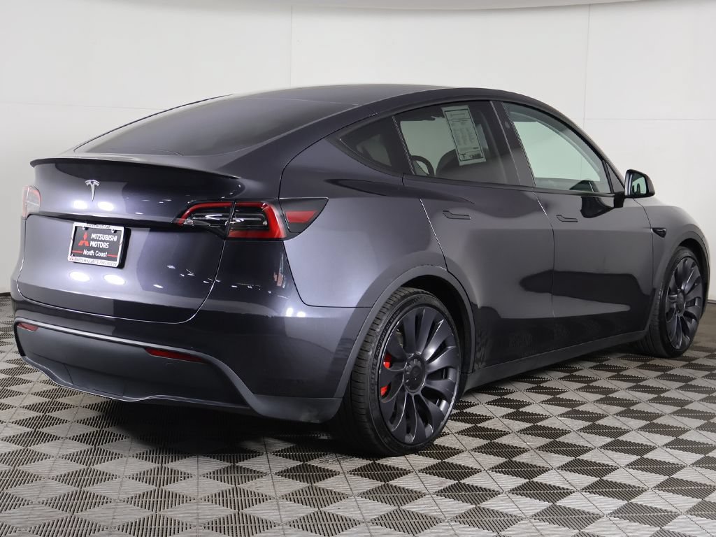 Used 2024 Tesla Model Y Performance AWD/4WD image 13