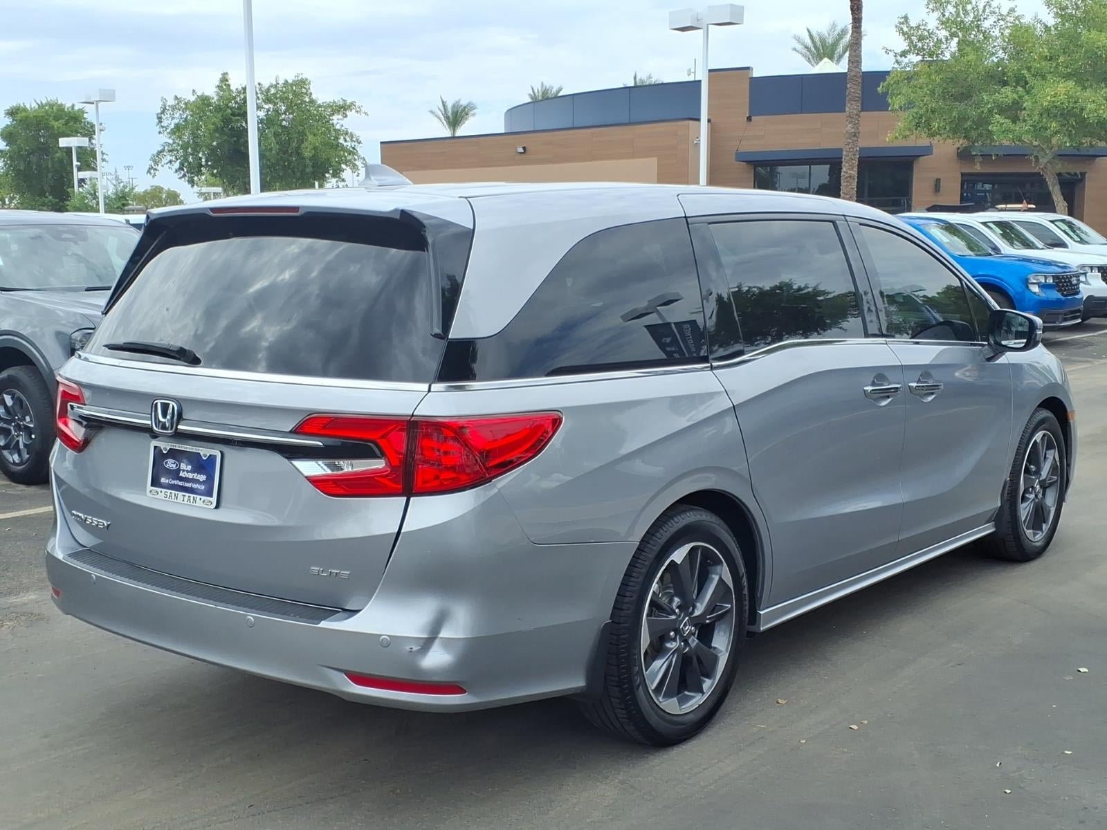 Used 2022 Honda Odyssey Elite image 4