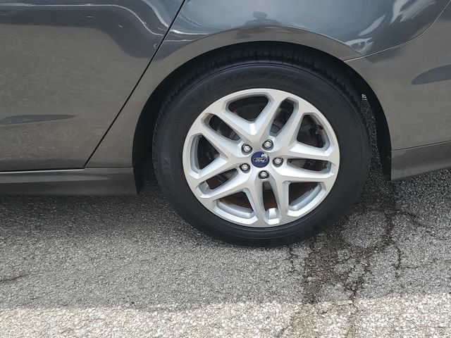 Used 2015 Ford Fusion SE w/ Equipment Group 202A FWD image 8