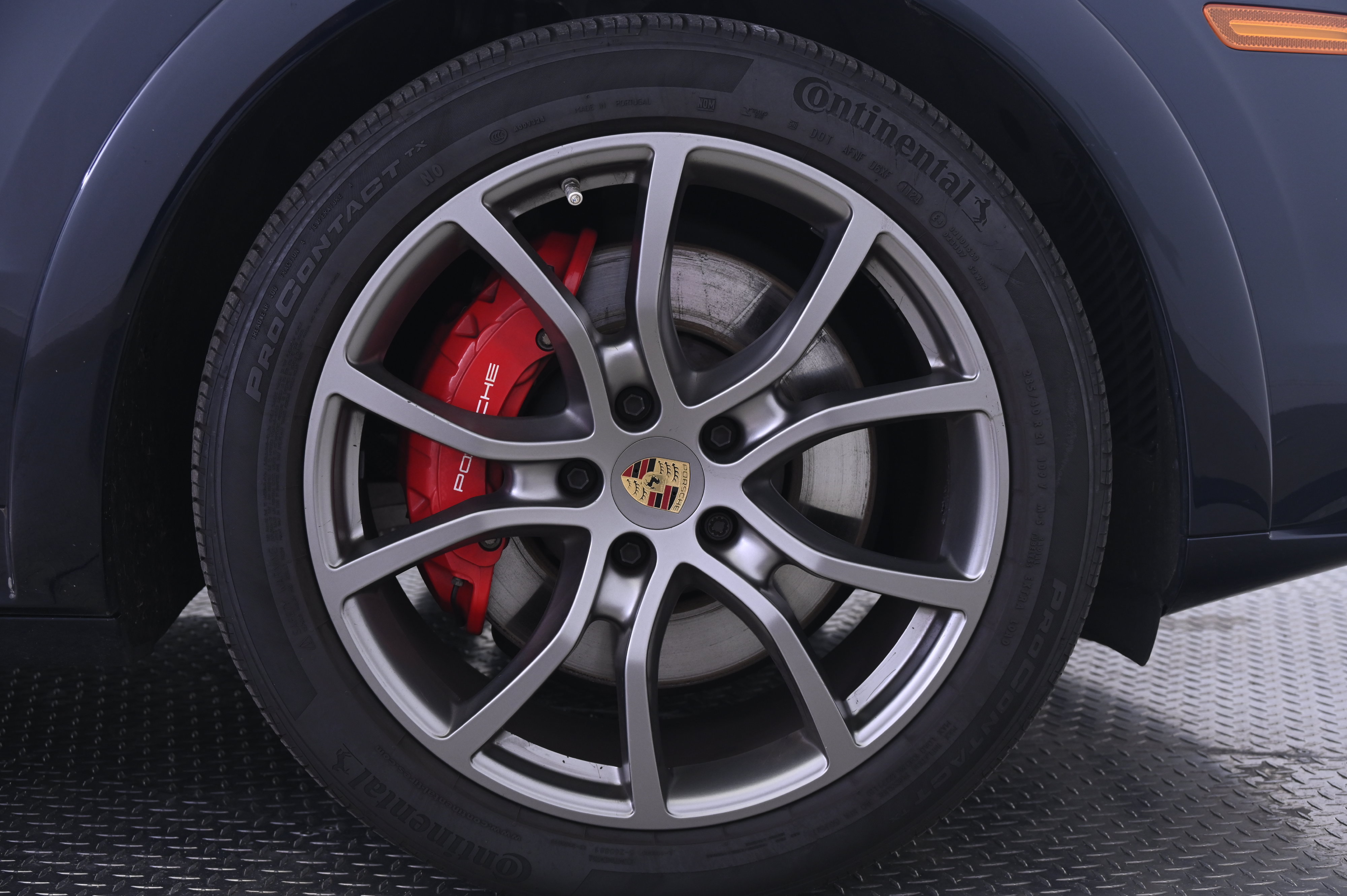 Certified 2023 Porsche Cayenne GTS AWD/4WD image 14
