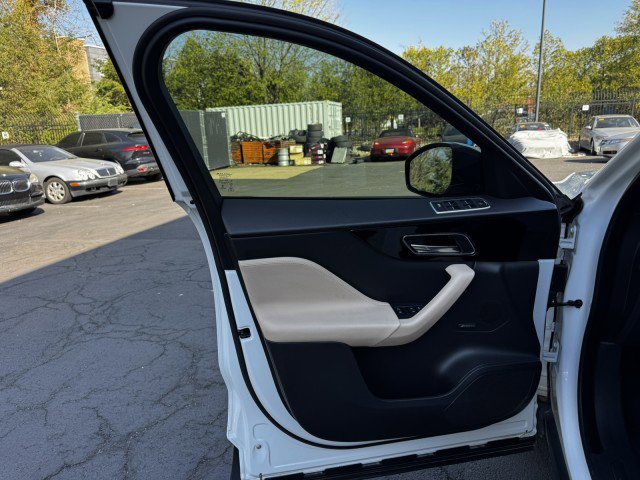 Used 2018 Jaguar F-PACE Premium AWD/4WD image 19