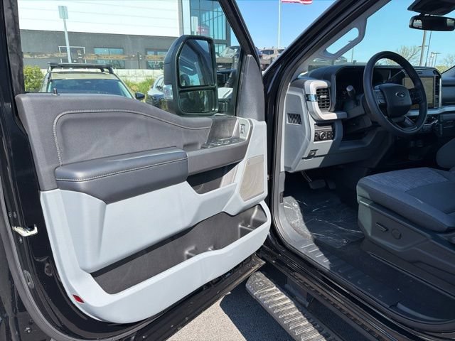 New 2026 Ford F250 XLT w/ XLT Premium Package AWD/4WD image 13