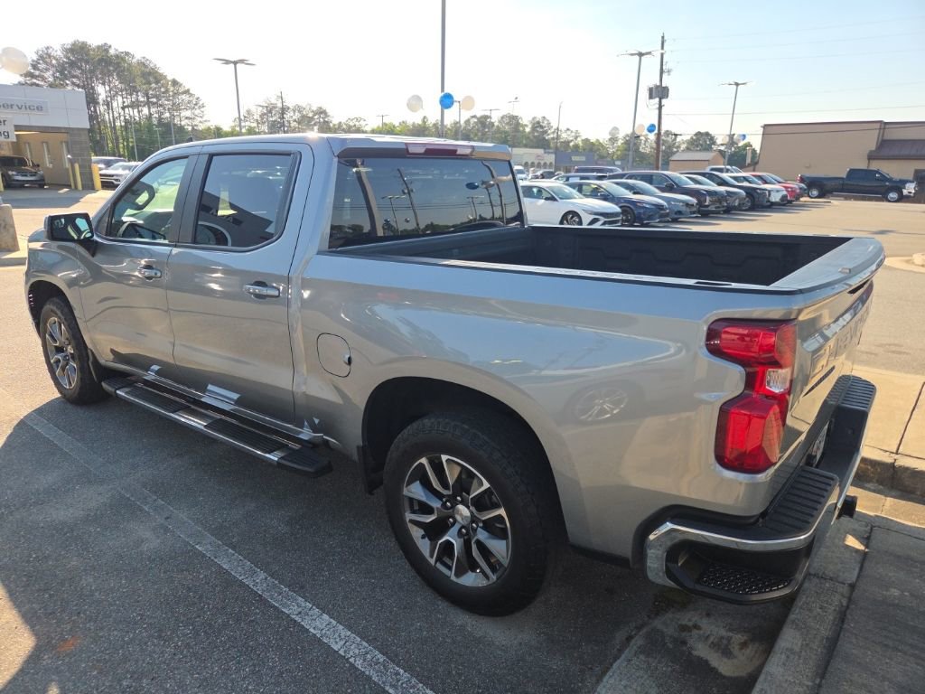 Used 2024 Chevrolet Silverado 1500 LT w/ Protection Package RWD image 4