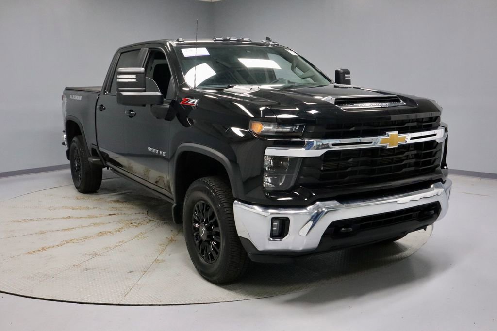 Used 2025 Chevrolet Silverado 3500 LT