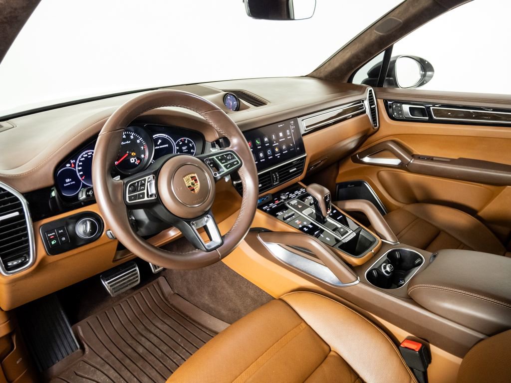 Certified 2023 Porsche Cayenne Turbo image 4