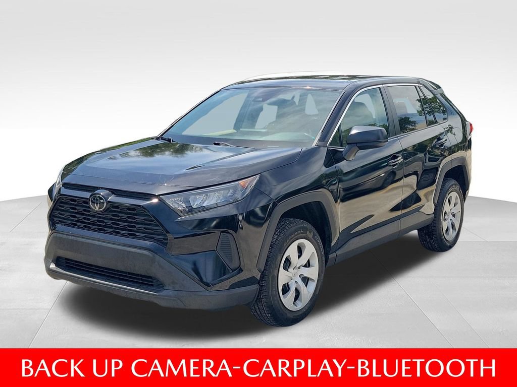 Used 2022 Toyota RAV4 LE FWD image 1