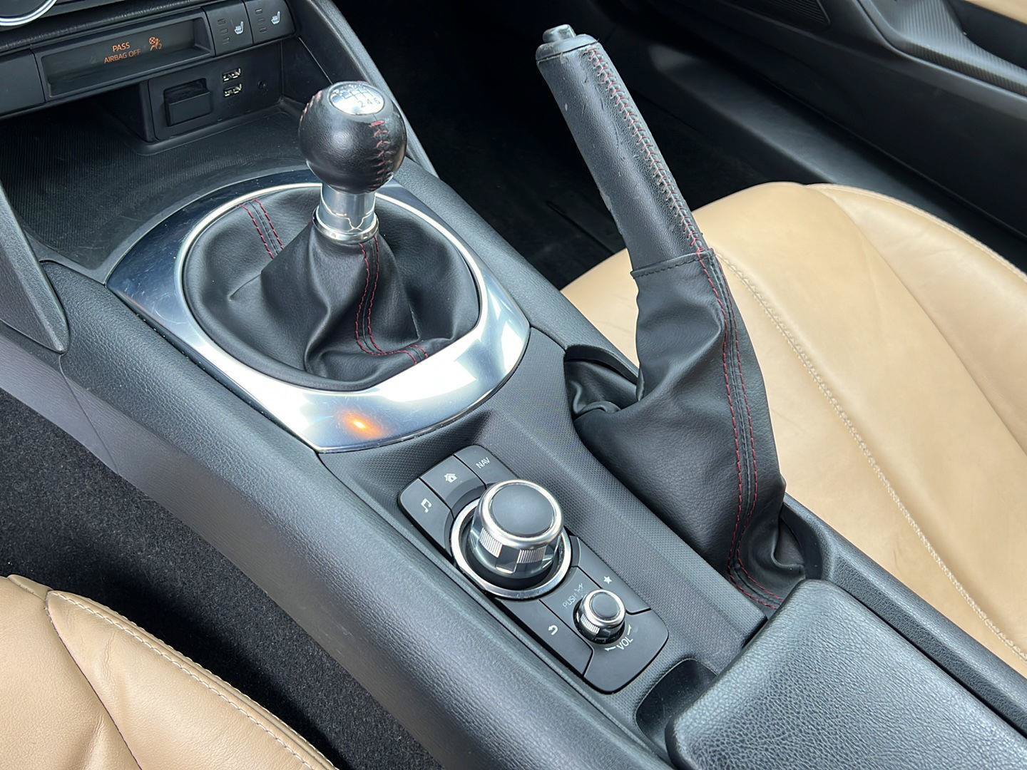 Used 2016 MAZDA MX-5 Miata Grand Touring RWD image 11