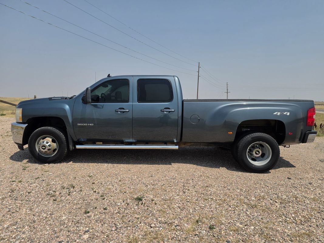 Used 2011 Chevrolet Silverado 3500 LTZ w/ LTZ Plus Package AWD/4WD image 2