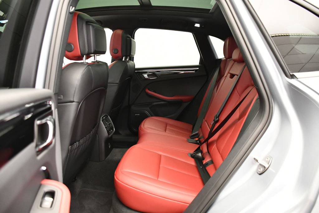 Certified 2026 Porsche Macan AWD/4WD image 44