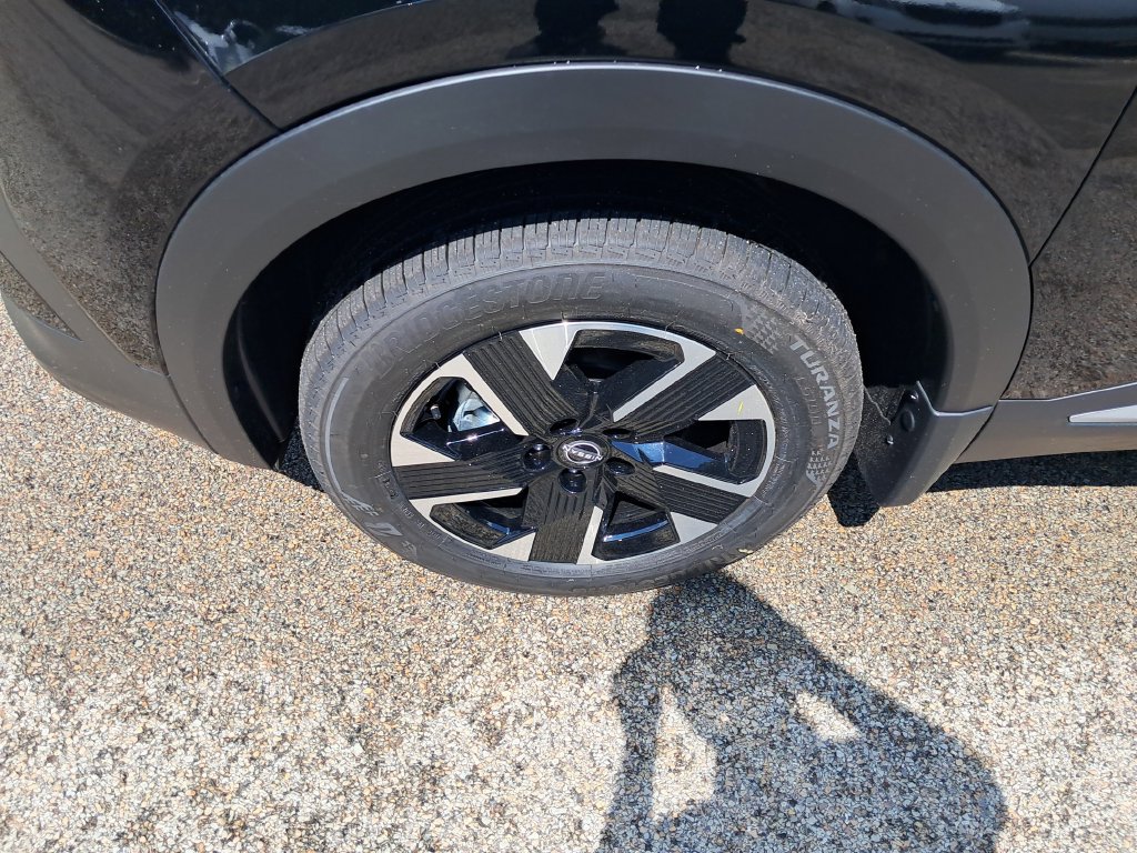 New 2026 Nissan Kicks SV w/ SV Premium Package AWD/4WD image 28