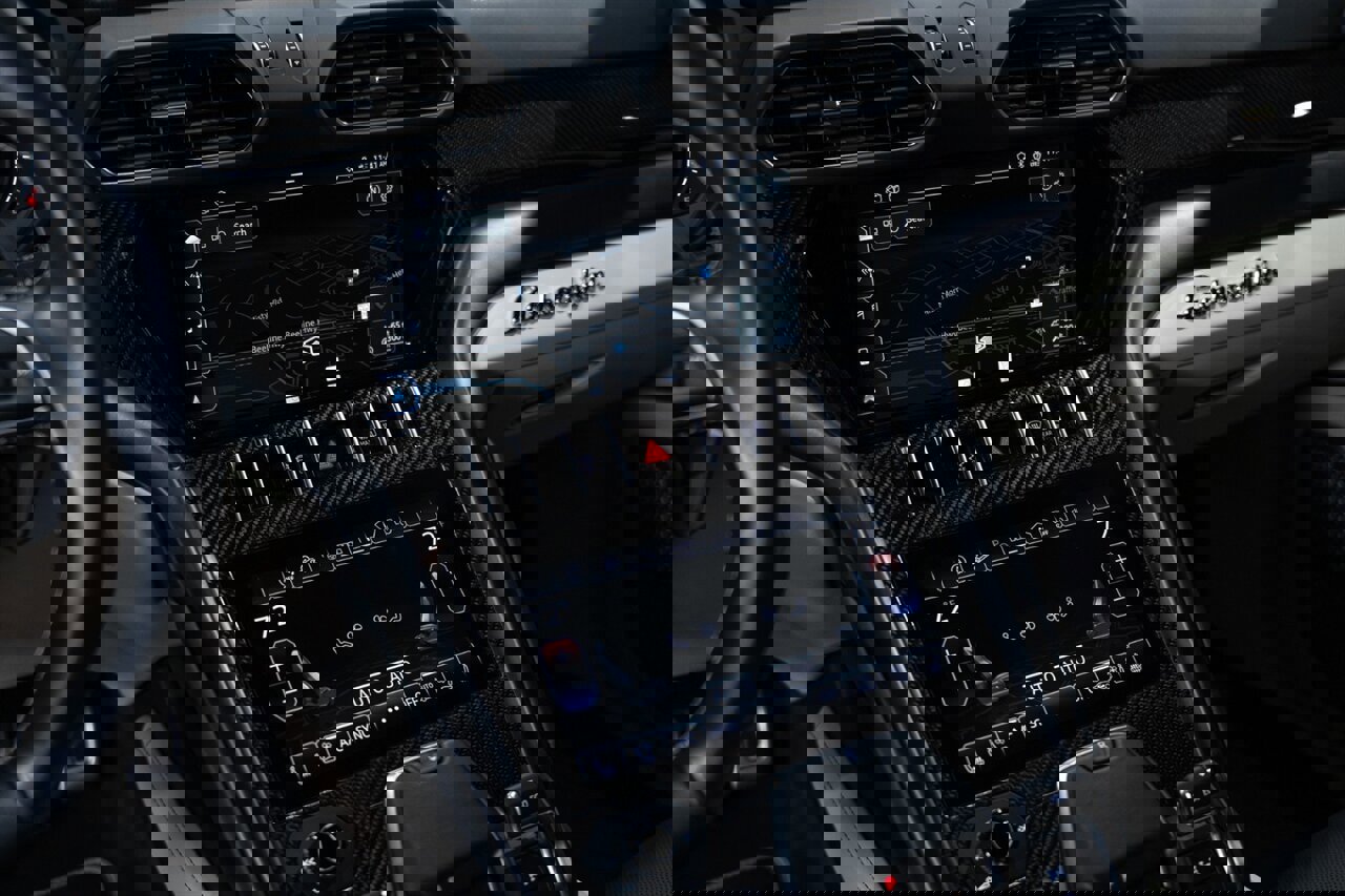 Used 2022 Lamborghini Urus image 57