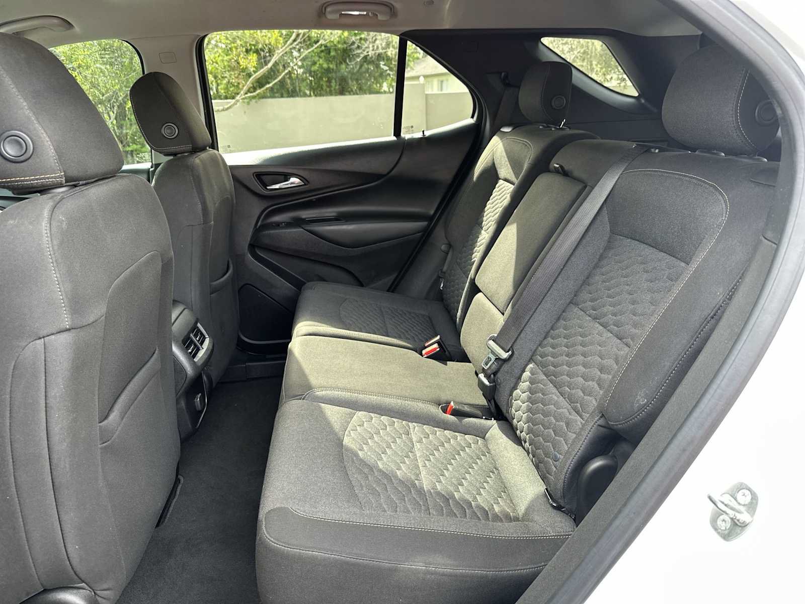 Certified 2018 Chevrolet Equinox LT FWD image 17