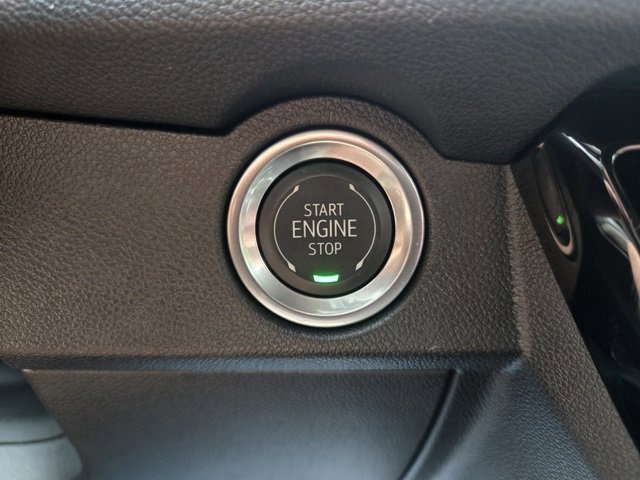 Used 2025 Chevrolet Traverse LT image 33