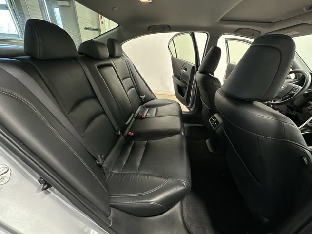 Used 2017 Honda Accord Touring image 25